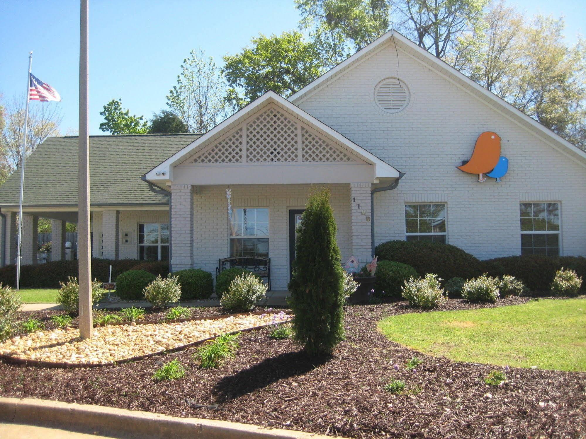 Intown Suites Extended Stay Auburn Al Exterior photo